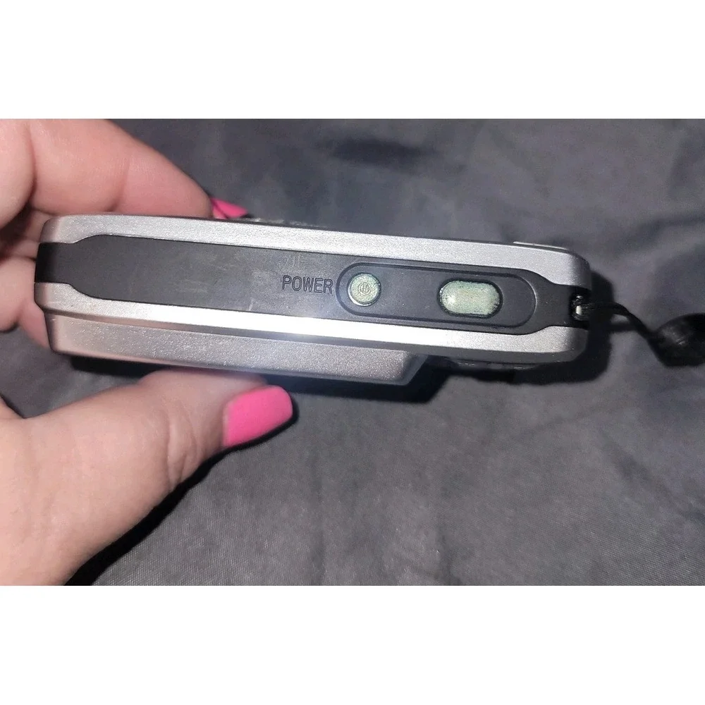 Vivitar ViviCam 5022 Digital Camera 5.1 MP 1.8 Inch LCD Screen AS IS PARTS ONLY